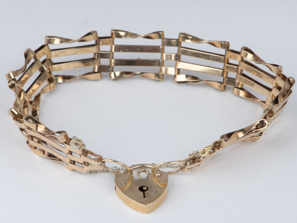 9K Gold Vintage Gate Link Bracelet with Padlock Heart Clasp 7.25" Has Safety Link 10g Assayed 375 V1203 Aurora Designer