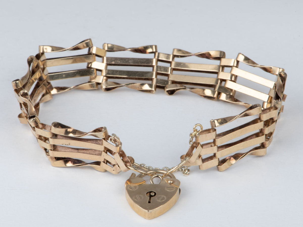 9K Gold Vintage Gate Link Bracelet with Padlock Heart Clasp 7.25" Has Safety Link 10g Assayed 375 V1203 Aurora Designer