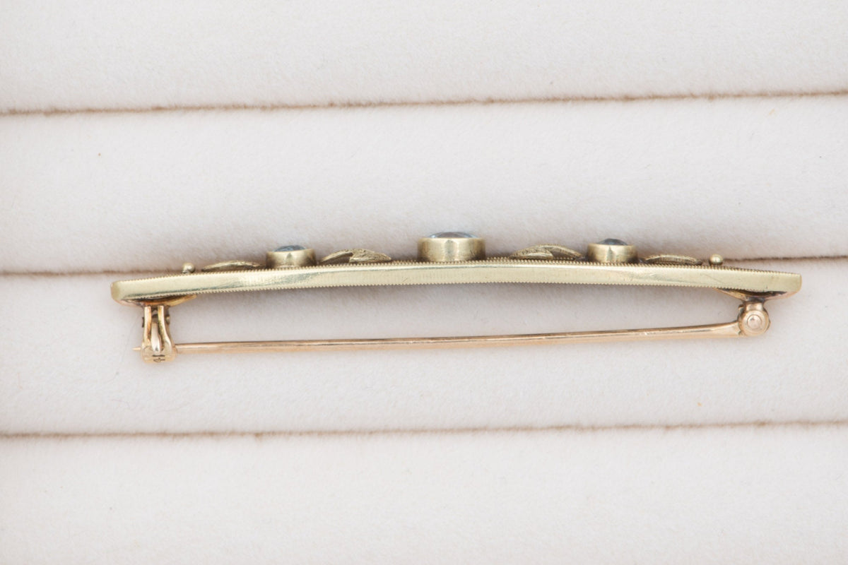 14K Gold Antique Aquamarine Filigree Leaf Bar Pin Brooch Art Nouveau Navette Elongated Shape V1221 Aurora Designer