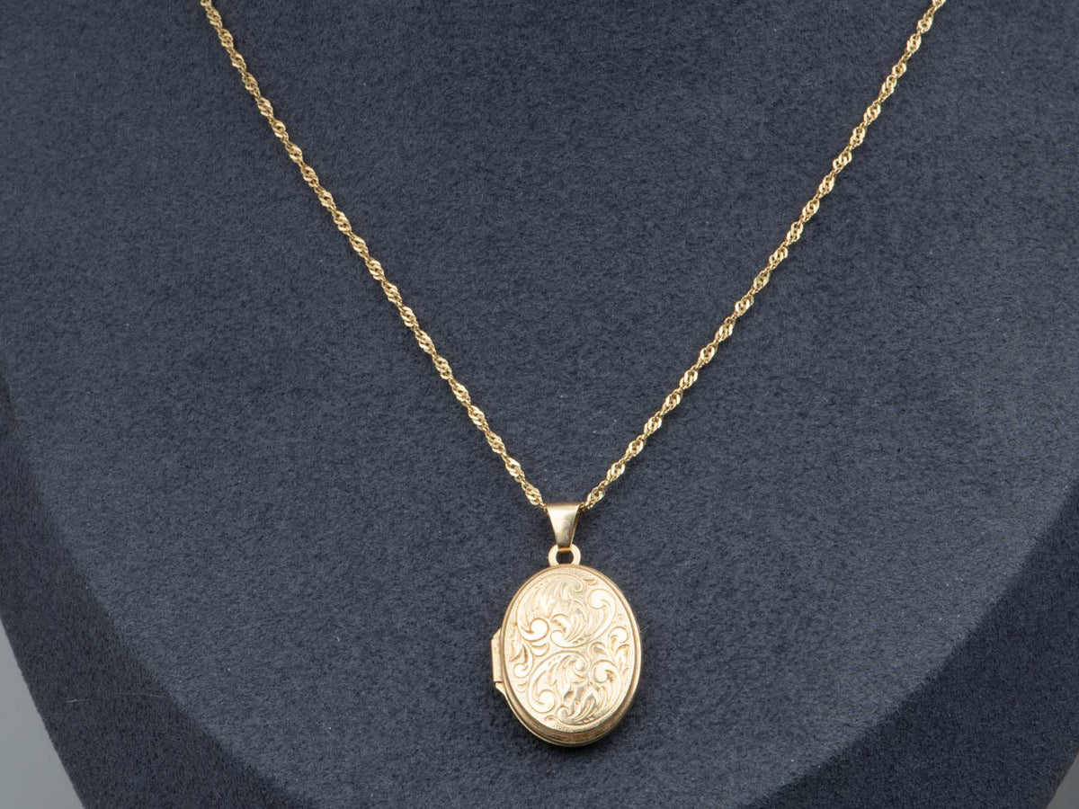 14K Gold Vintage Photo Locket with 20" Rope Chain Hand Engraved Scroll Floral Engraving V1230 Aurora Designer