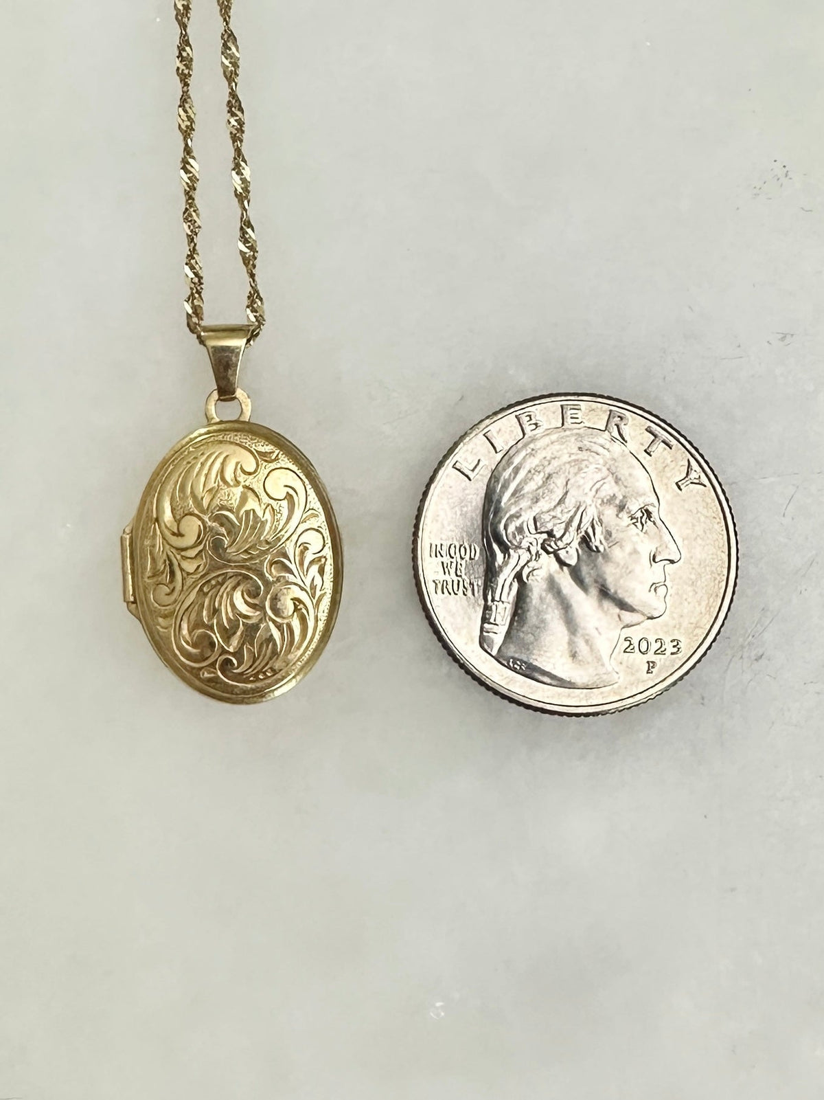 14K Gold Vintage Photo Locket with 20" Rope Chain V1230 Aurora Designer