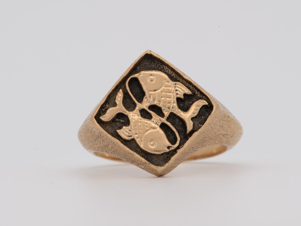 14K Gold Zodiac Sign Pisces Signet Ring Two Koi Fish Horoscope February March Birthday Gift V1233 Aurora Designer