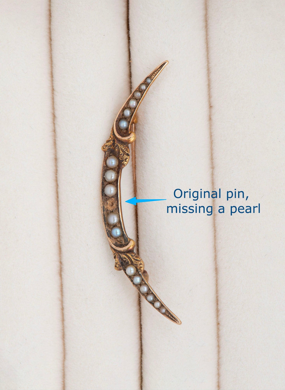 14K Gold Vintage Victorian Seed Pearl Crescent Moon Pin Brooch V1257 Aurora Designer
