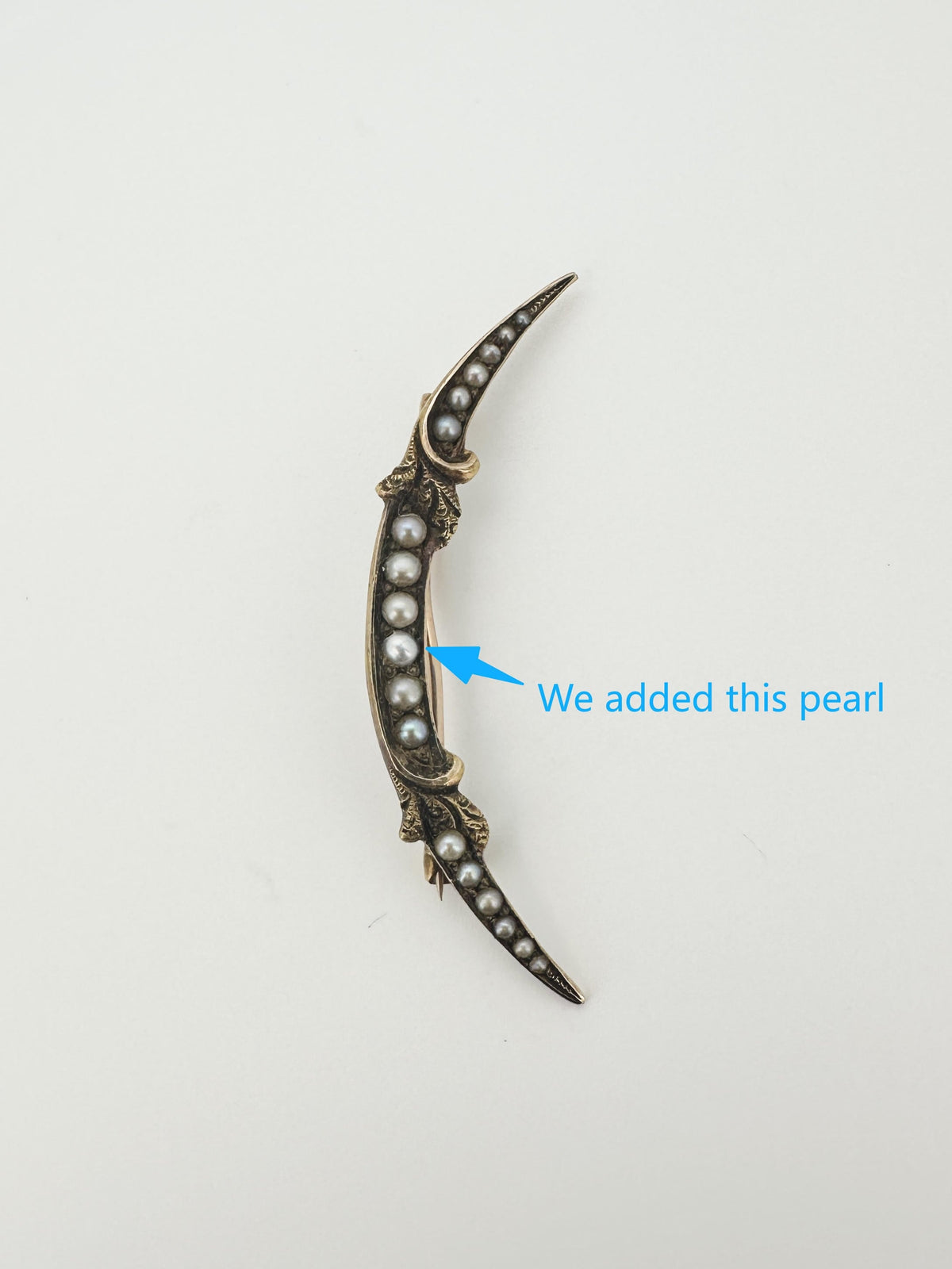 14K Gold Vintage Victorian Seed Pearl Crescent Moon Pin Brooch V1257 Aurora Designer