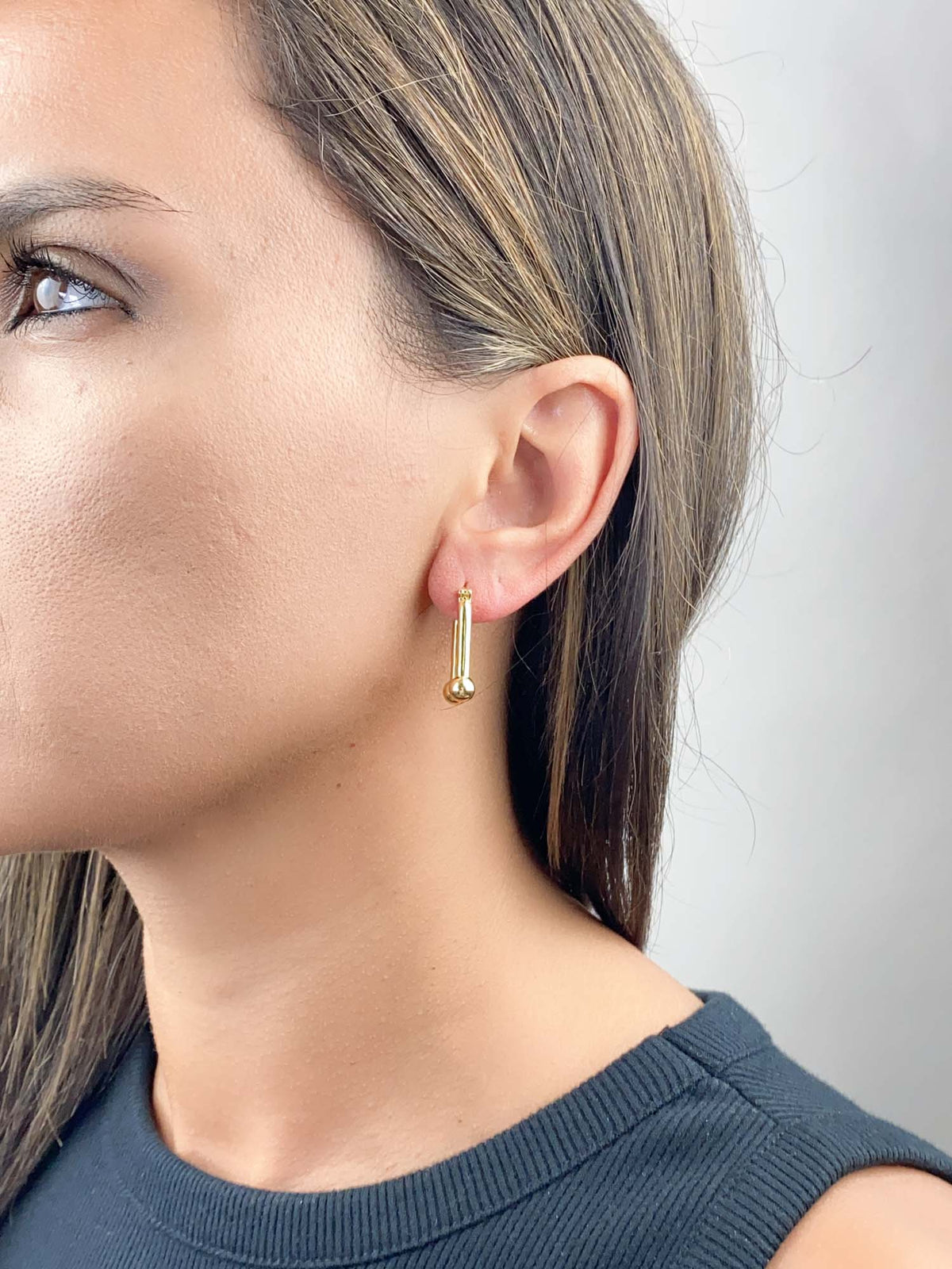 Large Horseshoe Earrings Real 18K Gold R3151 Aurora Designer