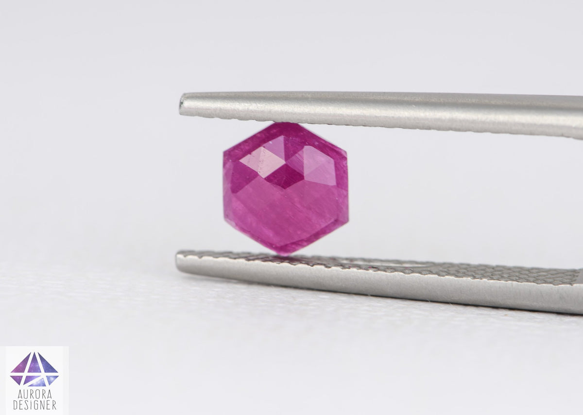 1.07ct Hexagon Shape Ruby 6.8*6.1*2.5mm RU13