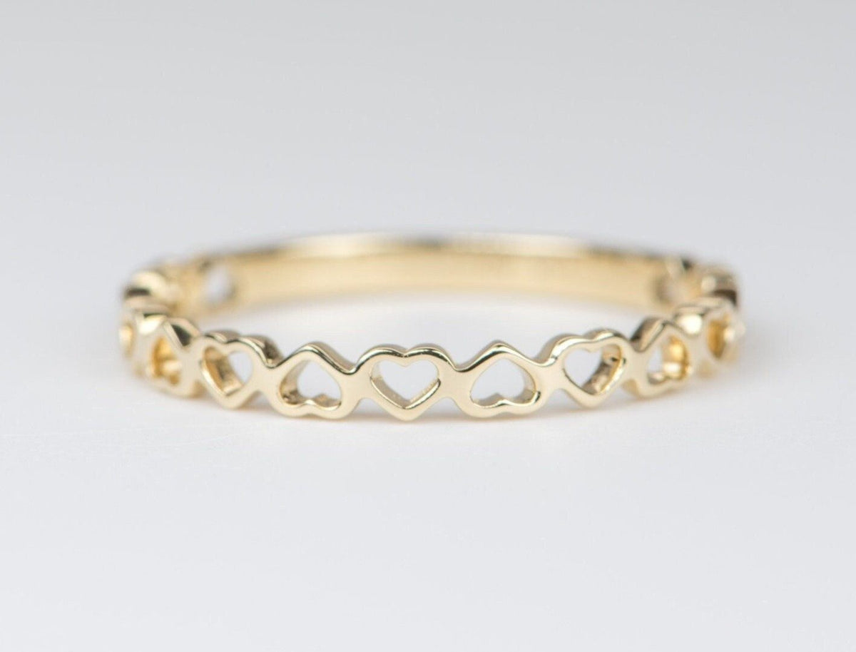 Alternating Heart 14K Gold Wedding Band M5006 Aurora Designer