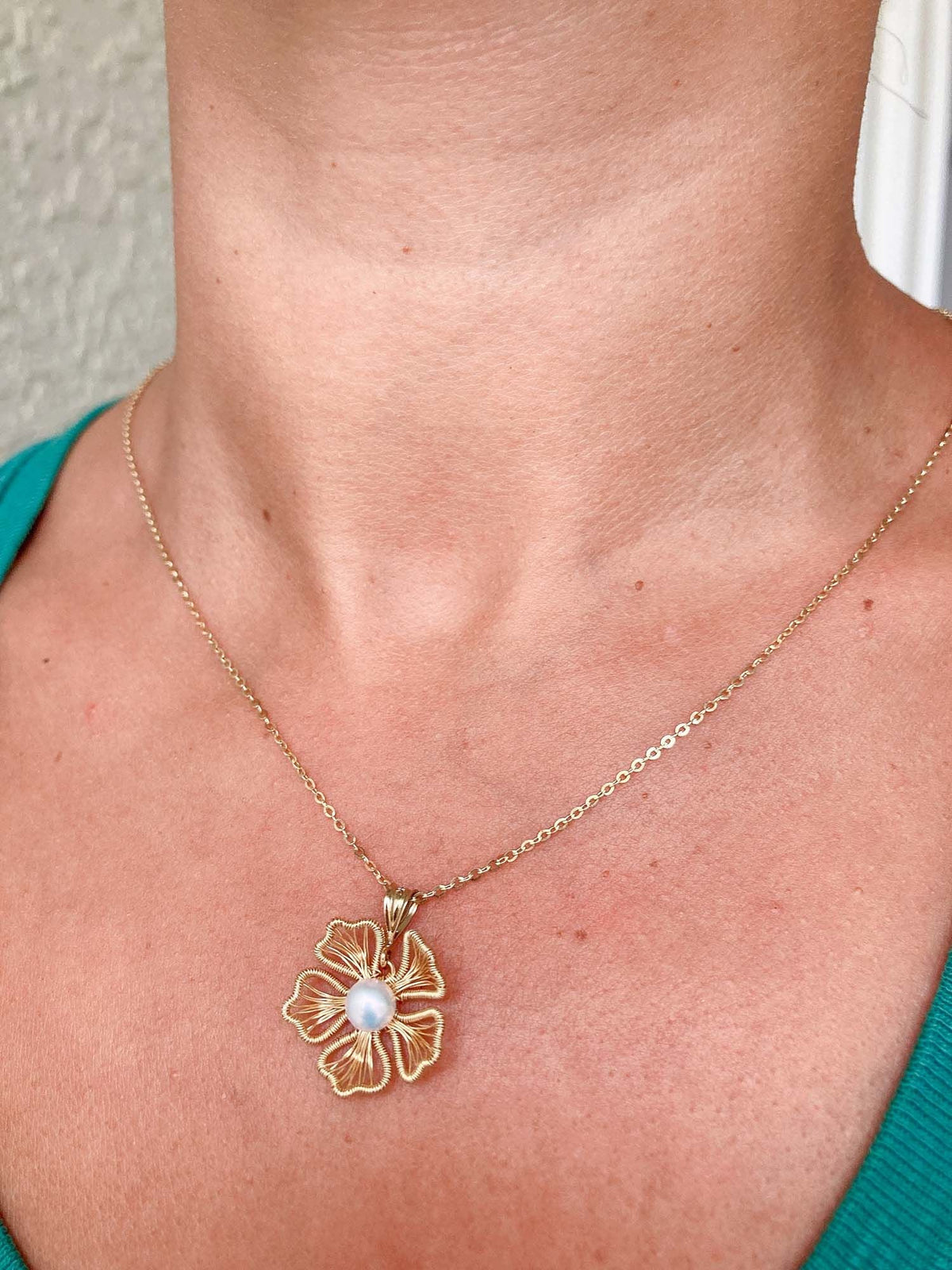 14K Gold Filled Wire Wrap Flower Motiff Pendant with Freshwater Pearl R4135 Aurora Designer