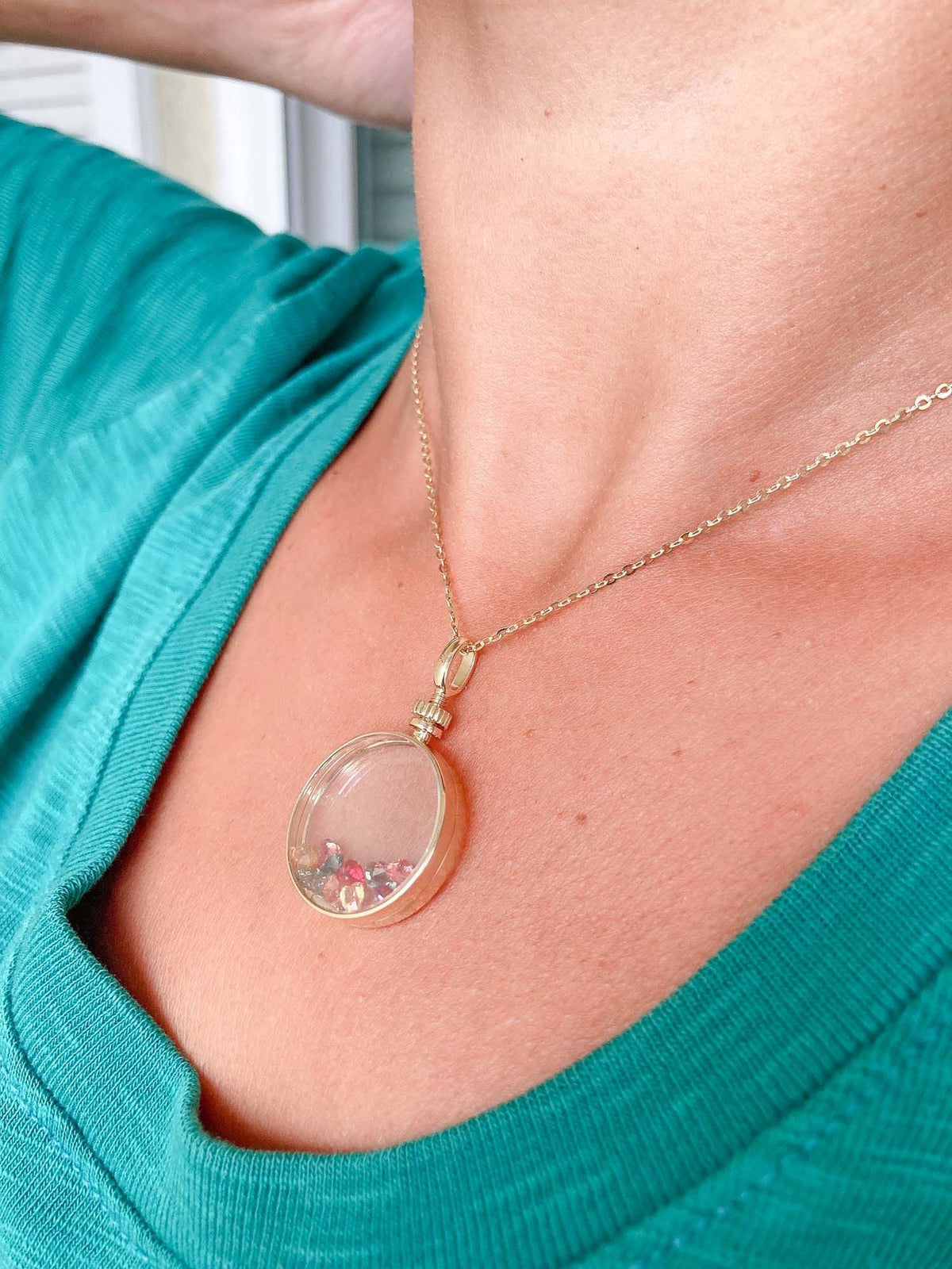 Solid 14K Gold Shaker Locket Pendant with Openable Screw Top for Gemstones R4142 Aurora Designer