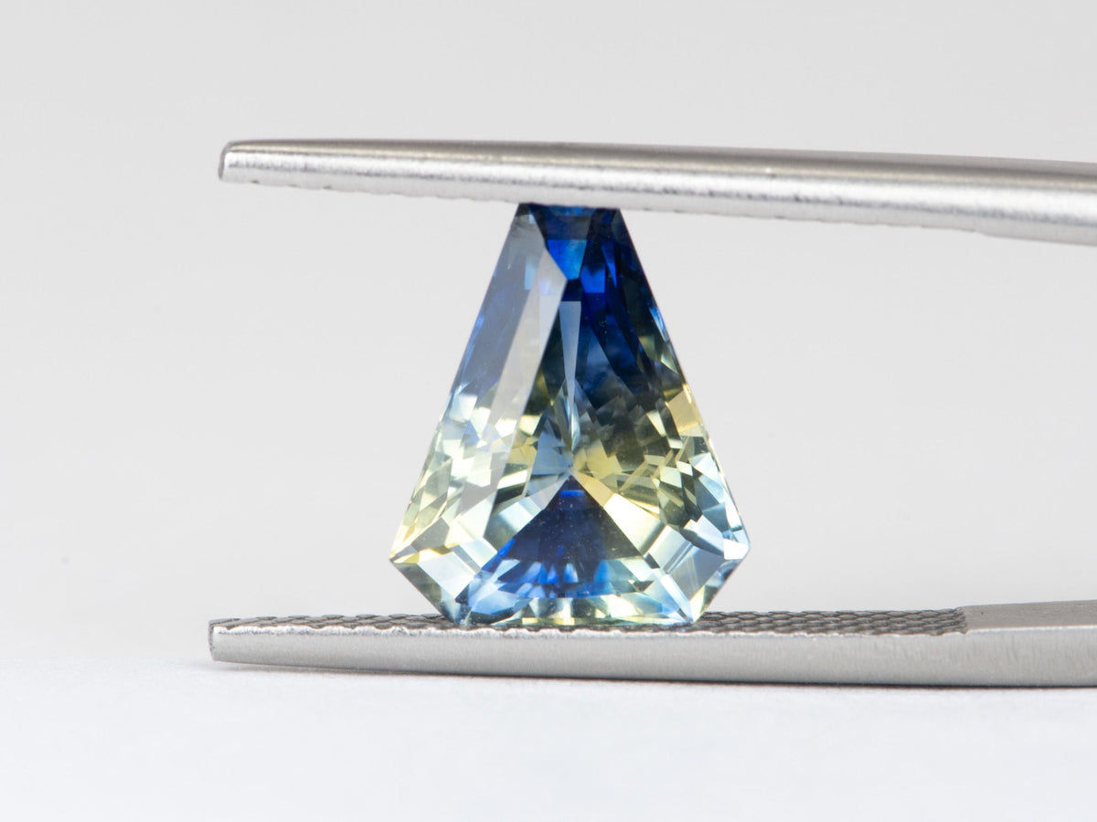 4.08ct Geometric Shape Sapphire 1.1*9.2*6.0mm PS635 Aurora Designer