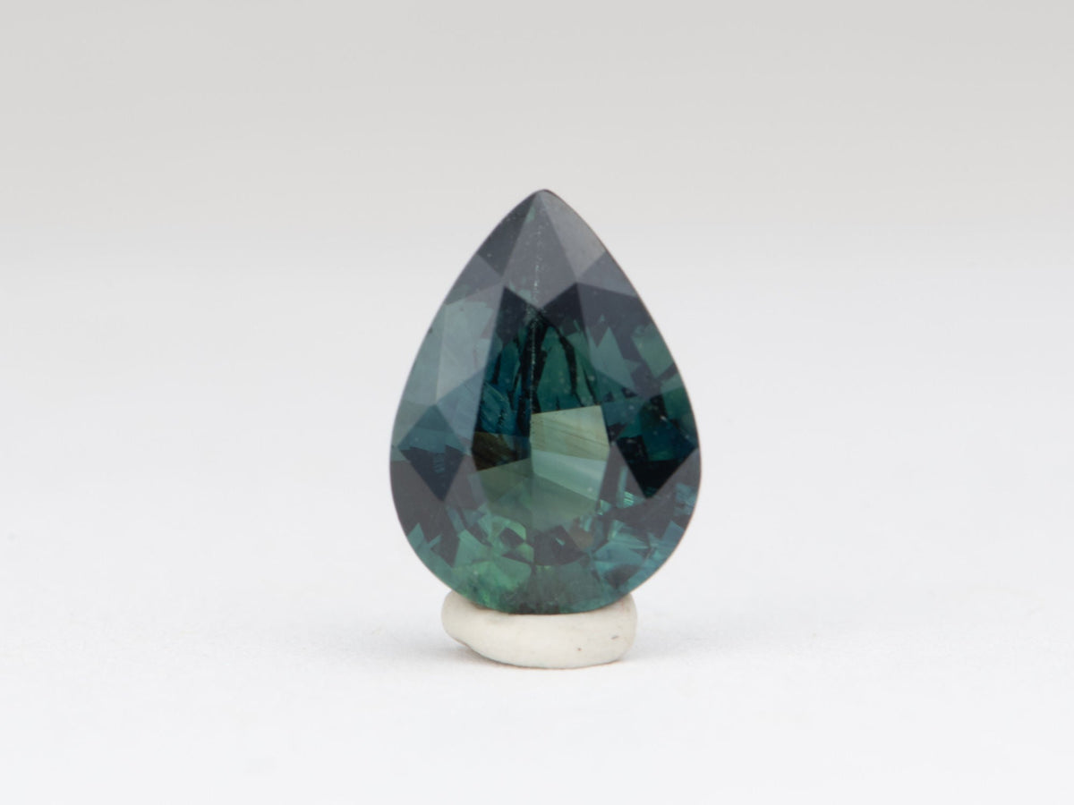 2.64ct Pear Shape Sapphire 10.7*7.8*4.3mm PS636 Aurora Designer
