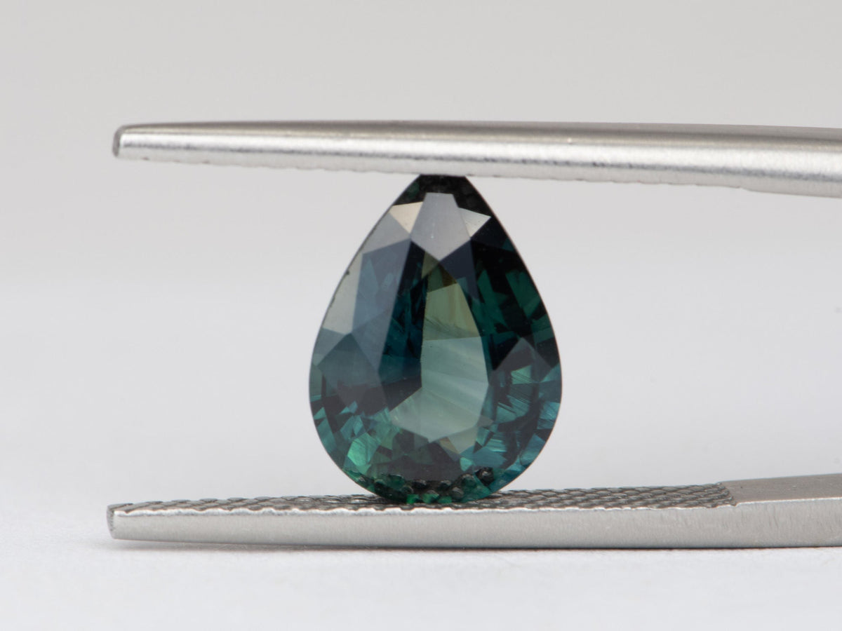 2.64ct Pear Shape Sapphire 10.7*7.8*4.3mm PS636 Aurora Designer