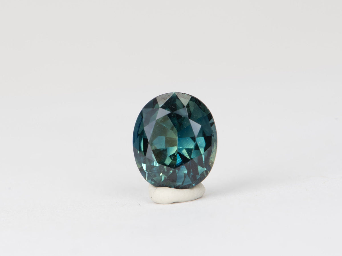 2.23ct Oval Shape Sapphire 8.2*7.1*4.5mm PS637 Aurora Designer