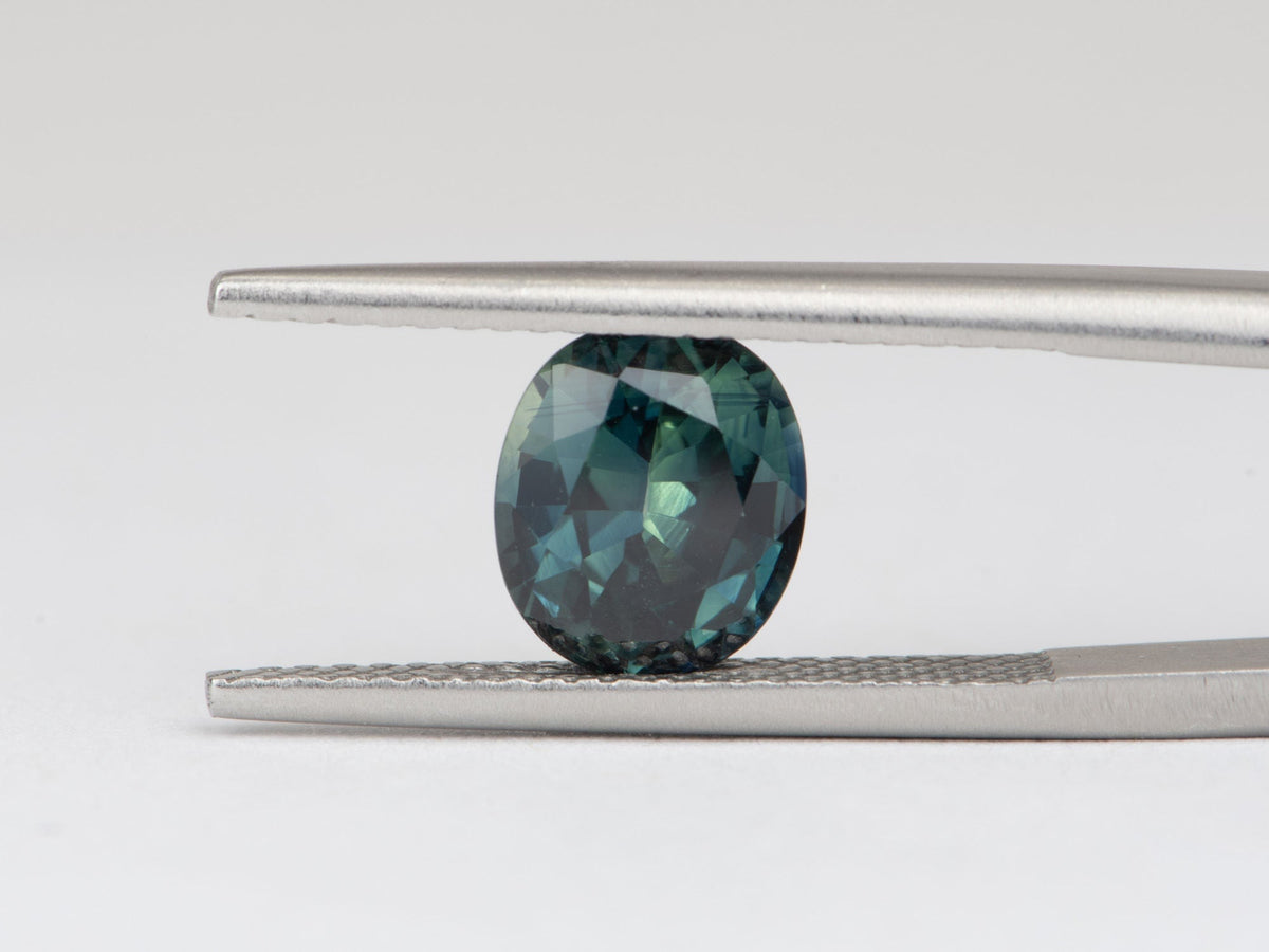 2.23ct Oval Shape Sapphire 8.2*7.1*4.5mm PS637 Aurora Designer