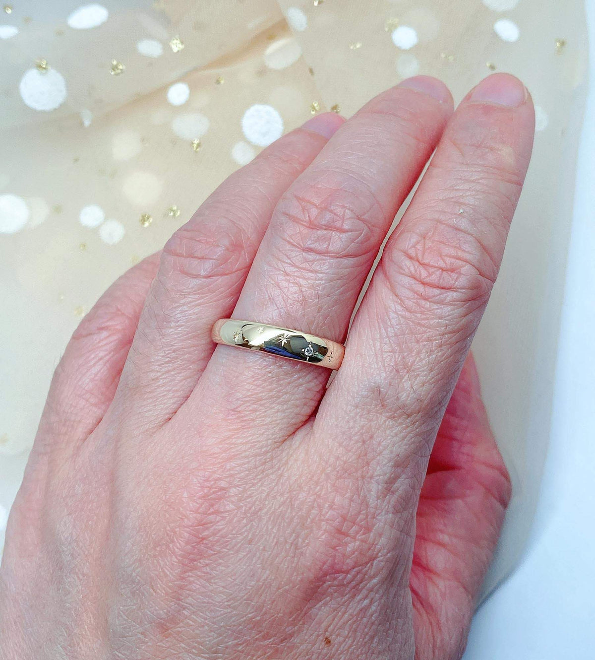 4mm Wide Diamond and Stars 14K Gold Wedding Band M5011