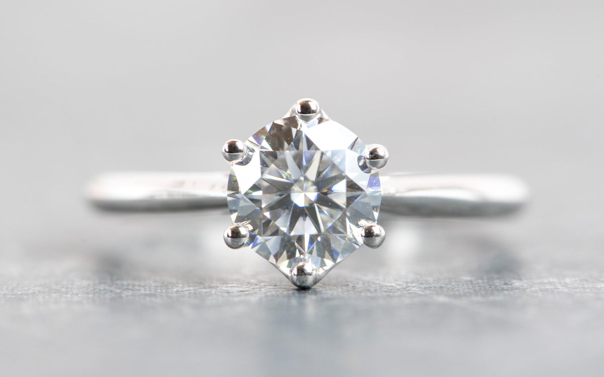 One-Carat Moissanite Engagement Ring 14K 18K Gold Platinum PT950 Trellis 6-Prong Setting AD1975 Aurora Designer