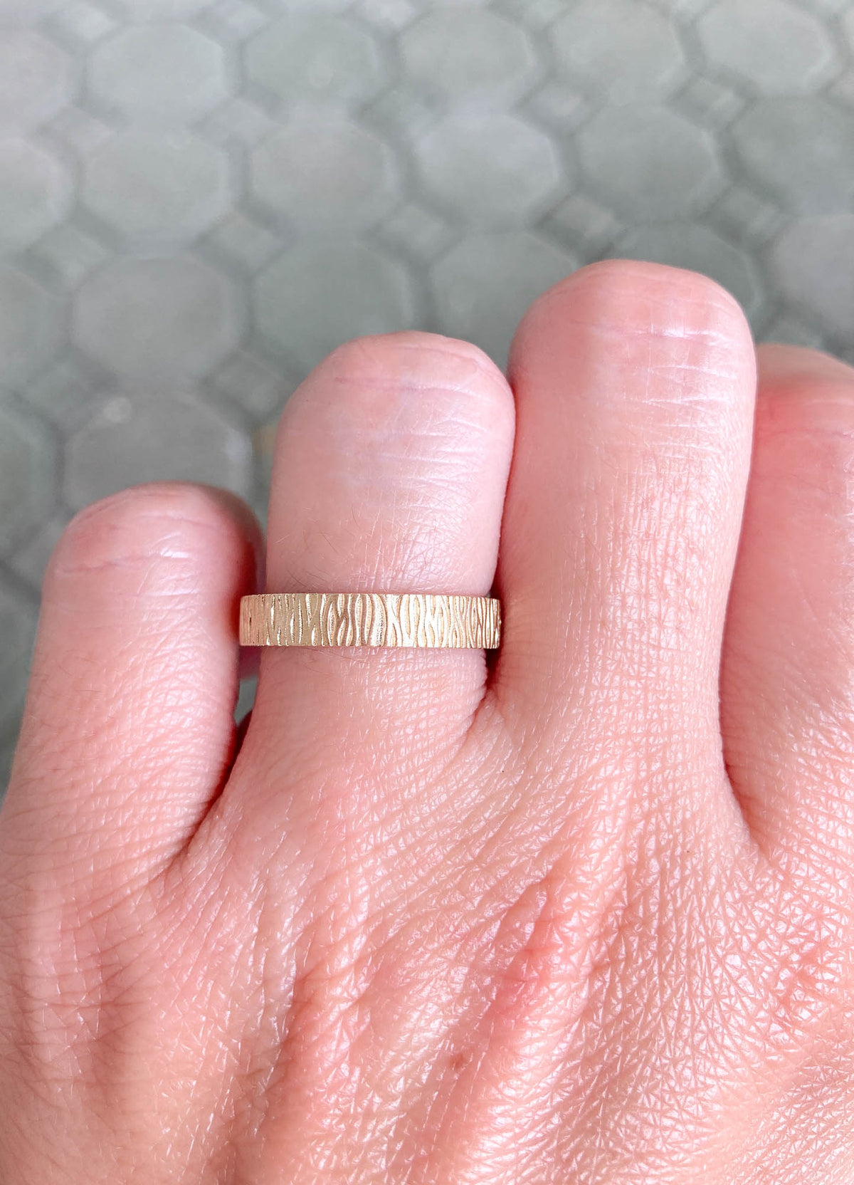 4mm Bark Texture 14K Gold Wedding Band M5001 Aurora Designer