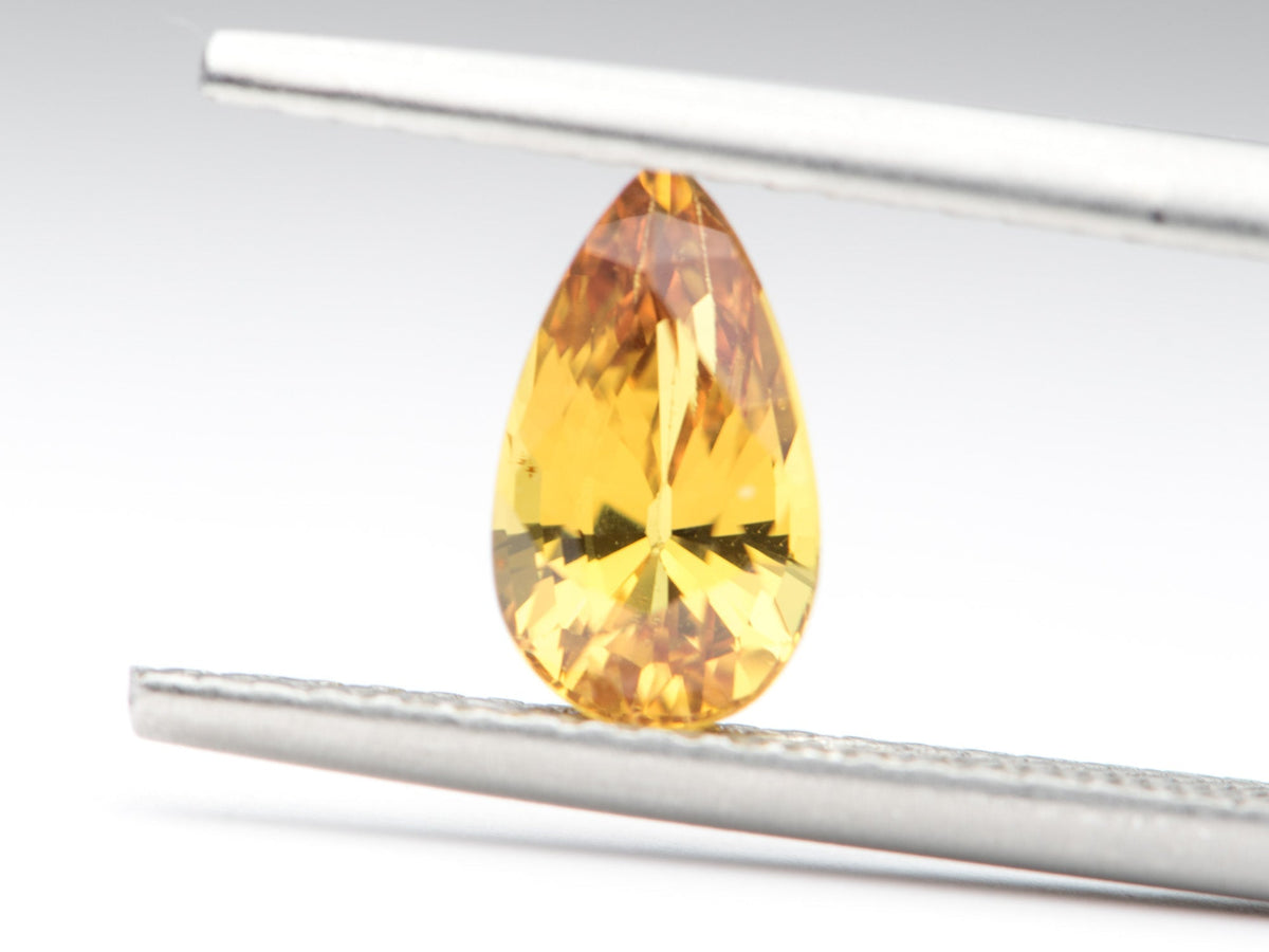 1.35ct Pear Shape Sapphire 8.2*4.7*4.2mm PS573 Aurora Designer