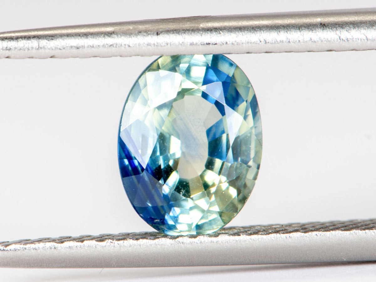 1.64ct Oval Shape Sapphire 7.7*5.9*4.0mm PS593 Aurora Designer