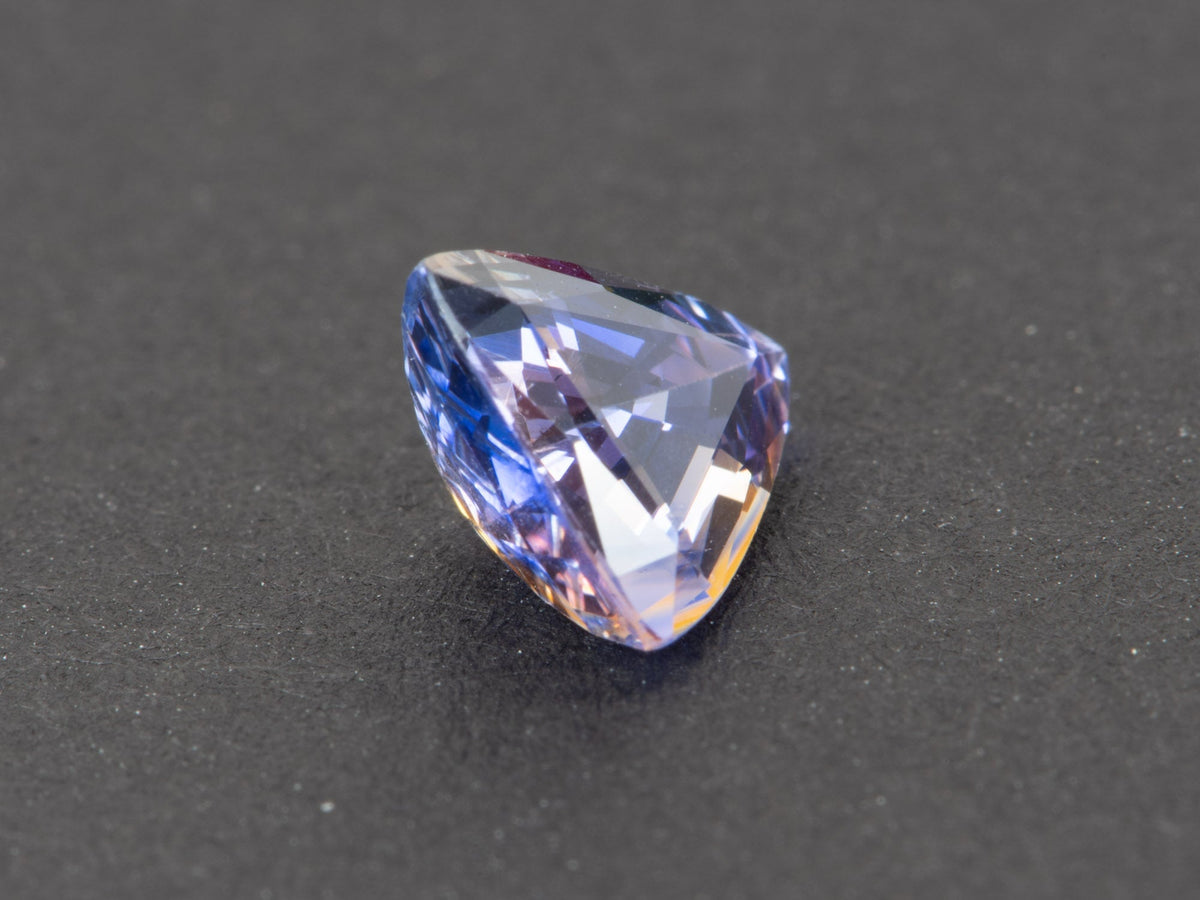 1.29ct Triangle Shape Sapphire 7.3*6.5*3.9mm PS621 Aurora Designer