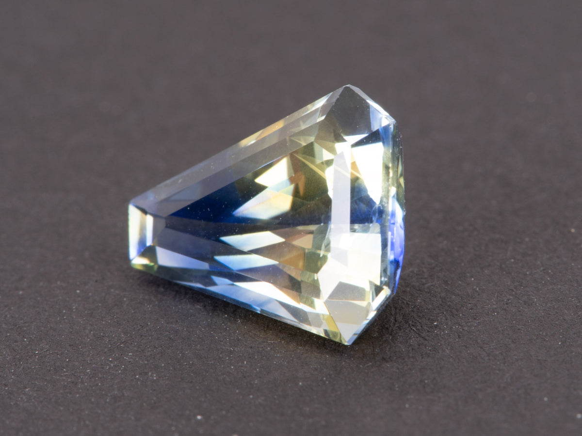4.08ct Geometric Shape Sapphire 1.1*9.2*6.0mm PS635 Aurora Designer