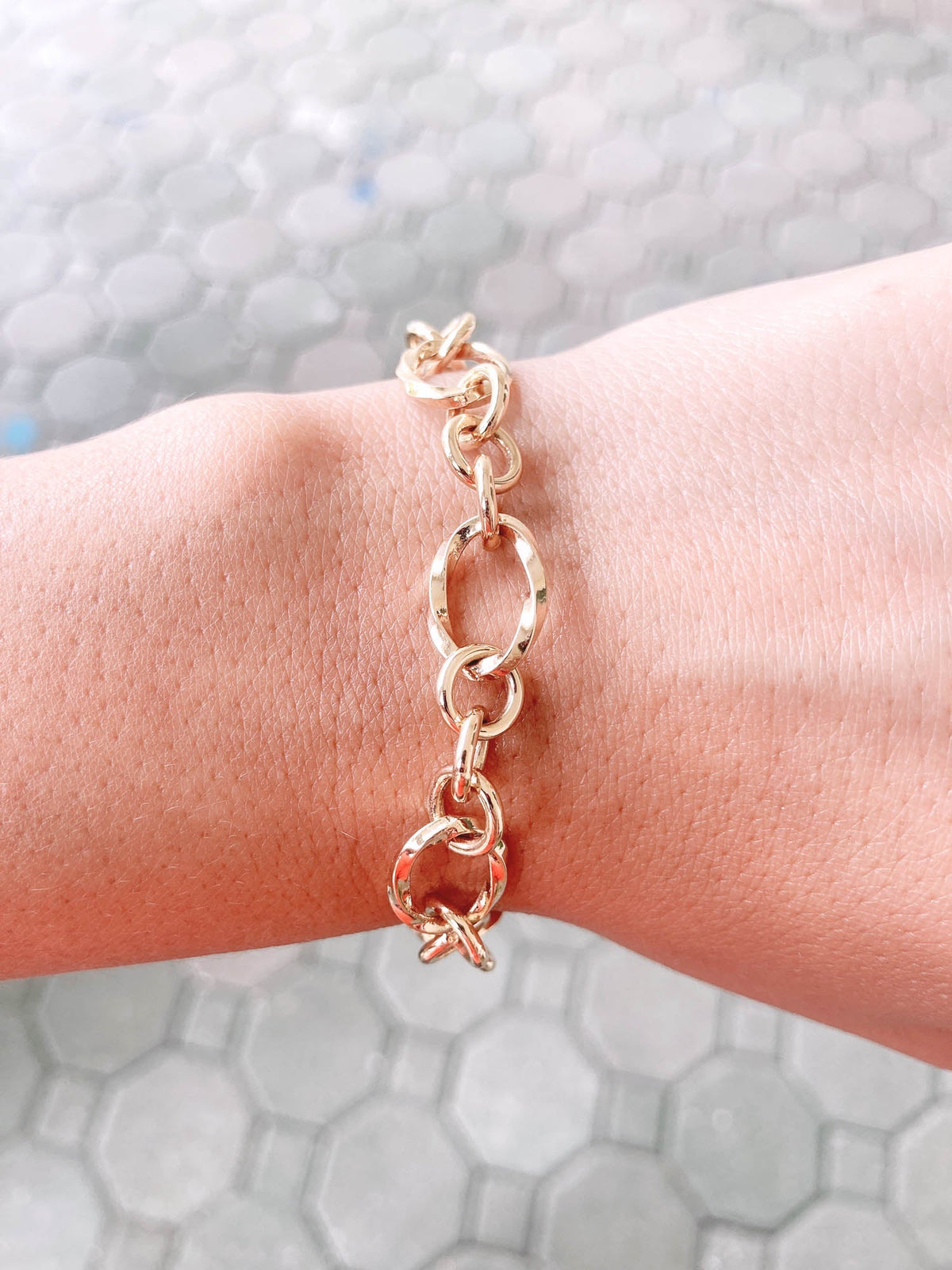 Chunky Mobius Twist Link Bracelet 18K Gold R2040 Aurora Designer