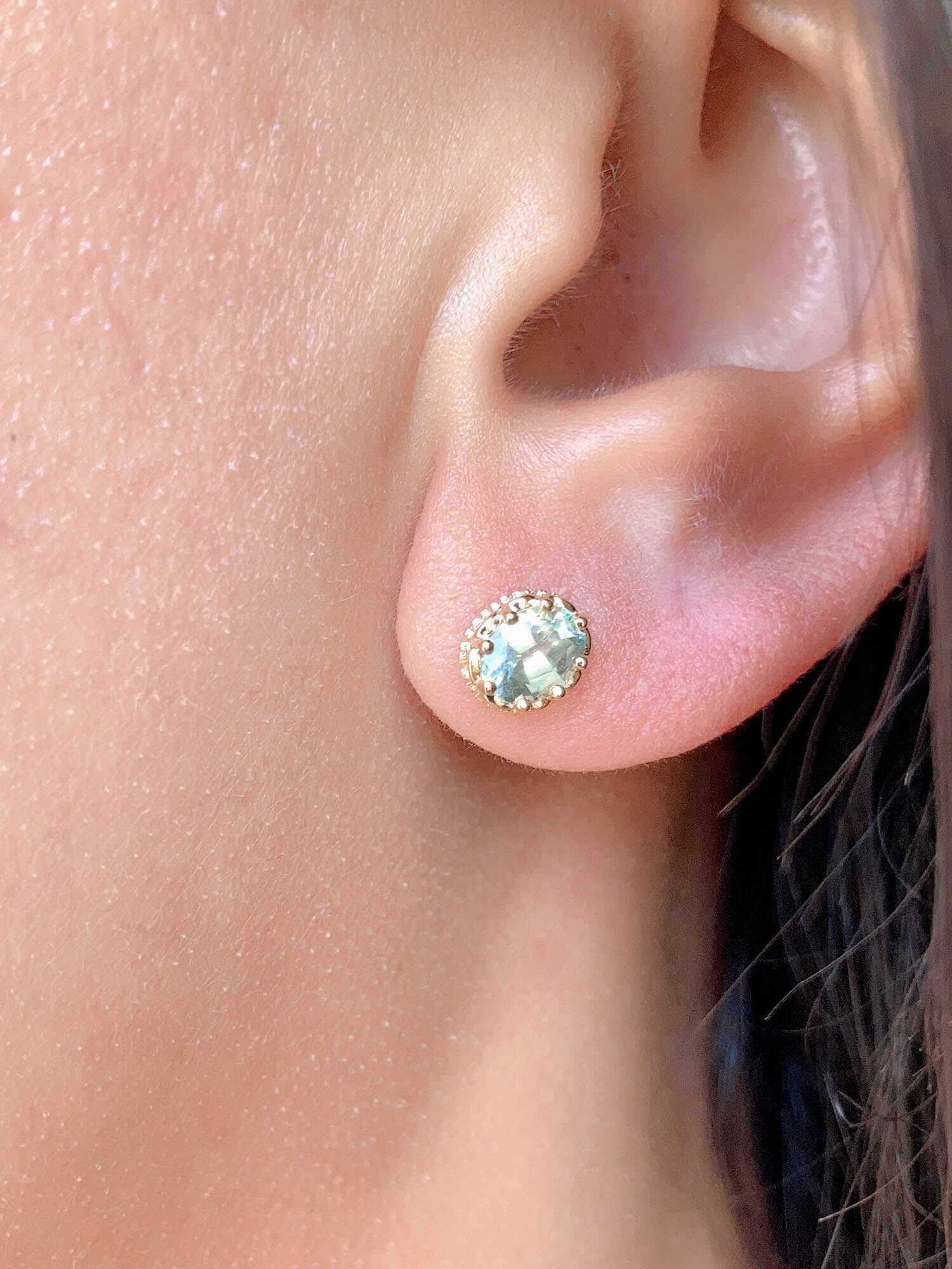 14kt White Gold 3.5mm Fine Blue Montana Sapphire Stud Earrings – Columbia  Gem House