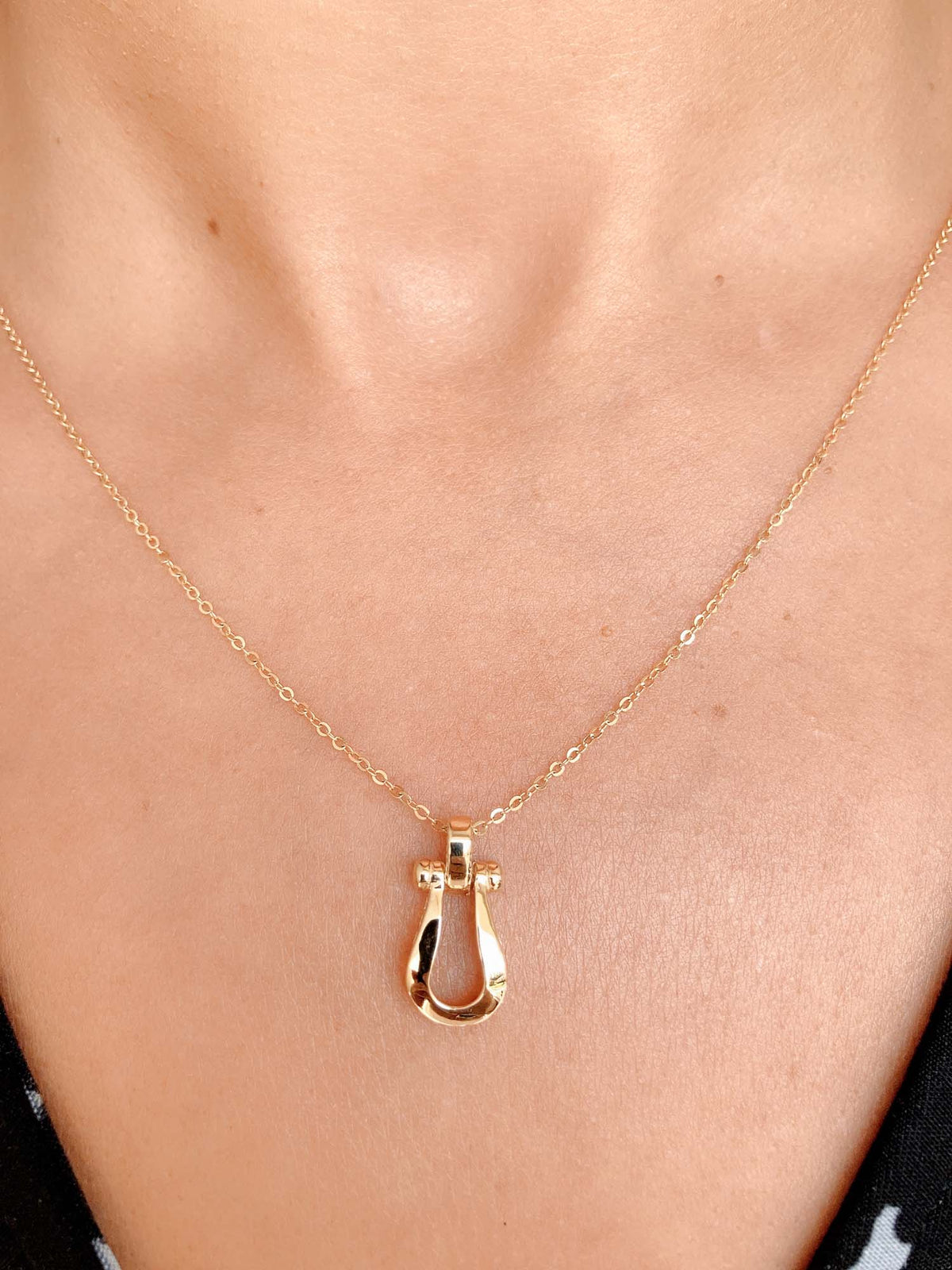 Horseshoe Charm Chain Extender 18K Gold R4378 Aurora Designer