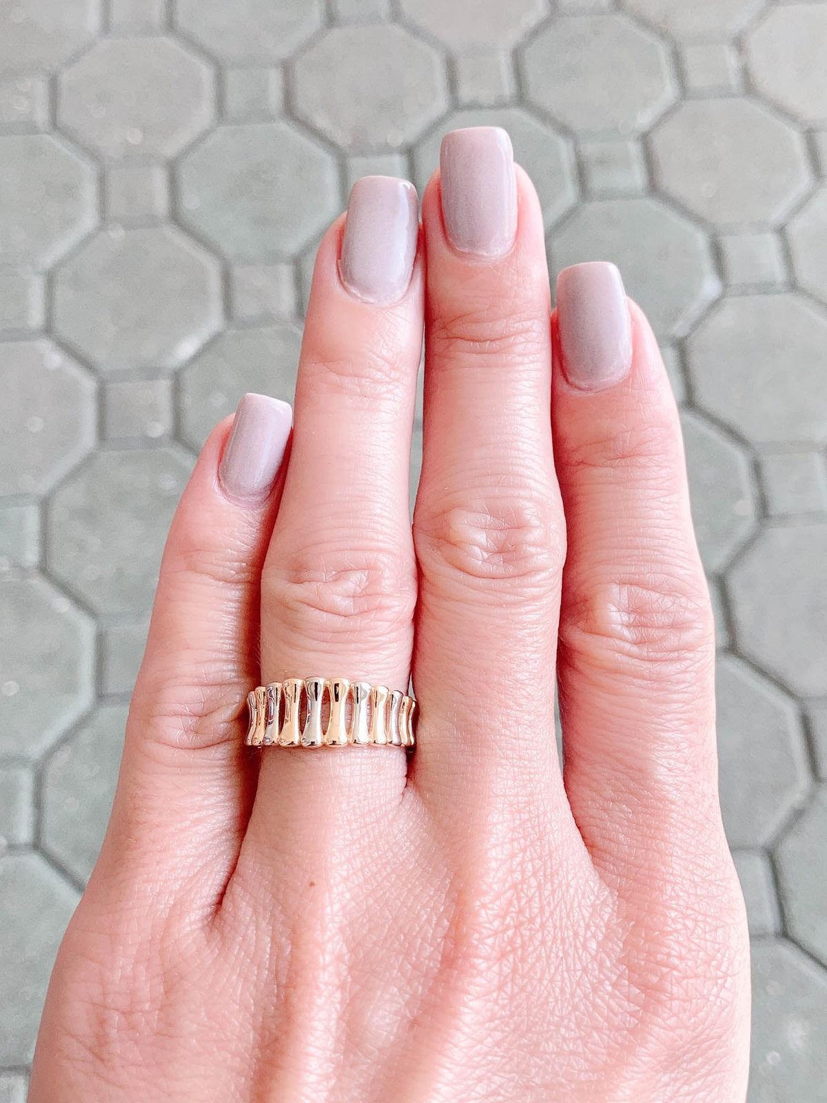 Light Weight 3-Dimensional Fence Band 18K Gold R5063 Aurora Designer