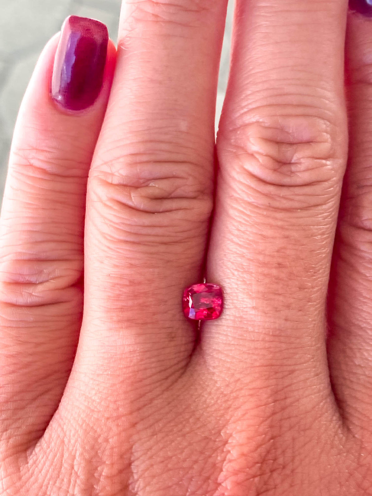 0.67ct Square Shape Spinel, 5.4*5.1*2.9mm SP94 Aurora Designer