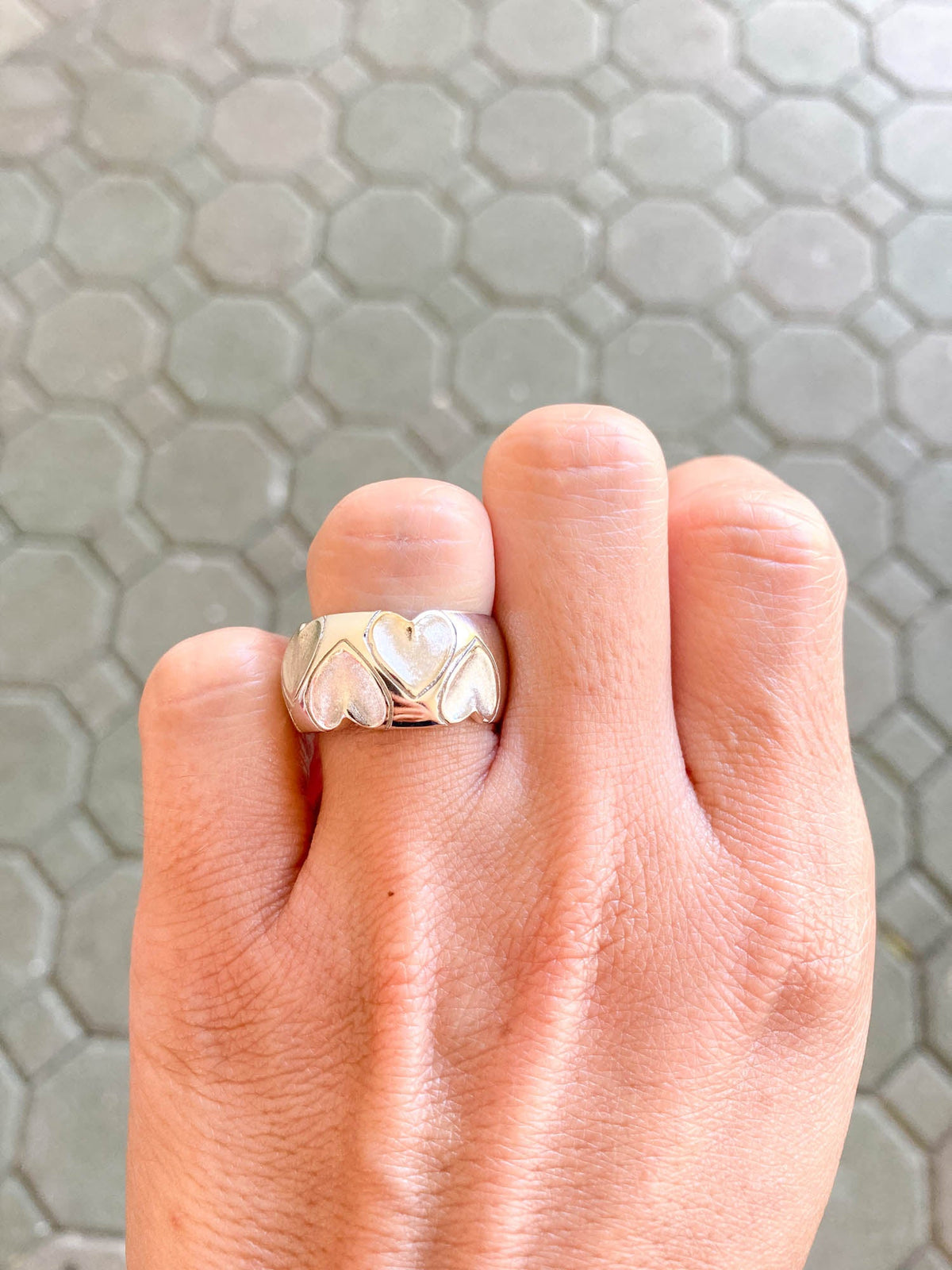 10mm Wide Heart Design 18K White Gold Band 8g V1078 Aurora Designer