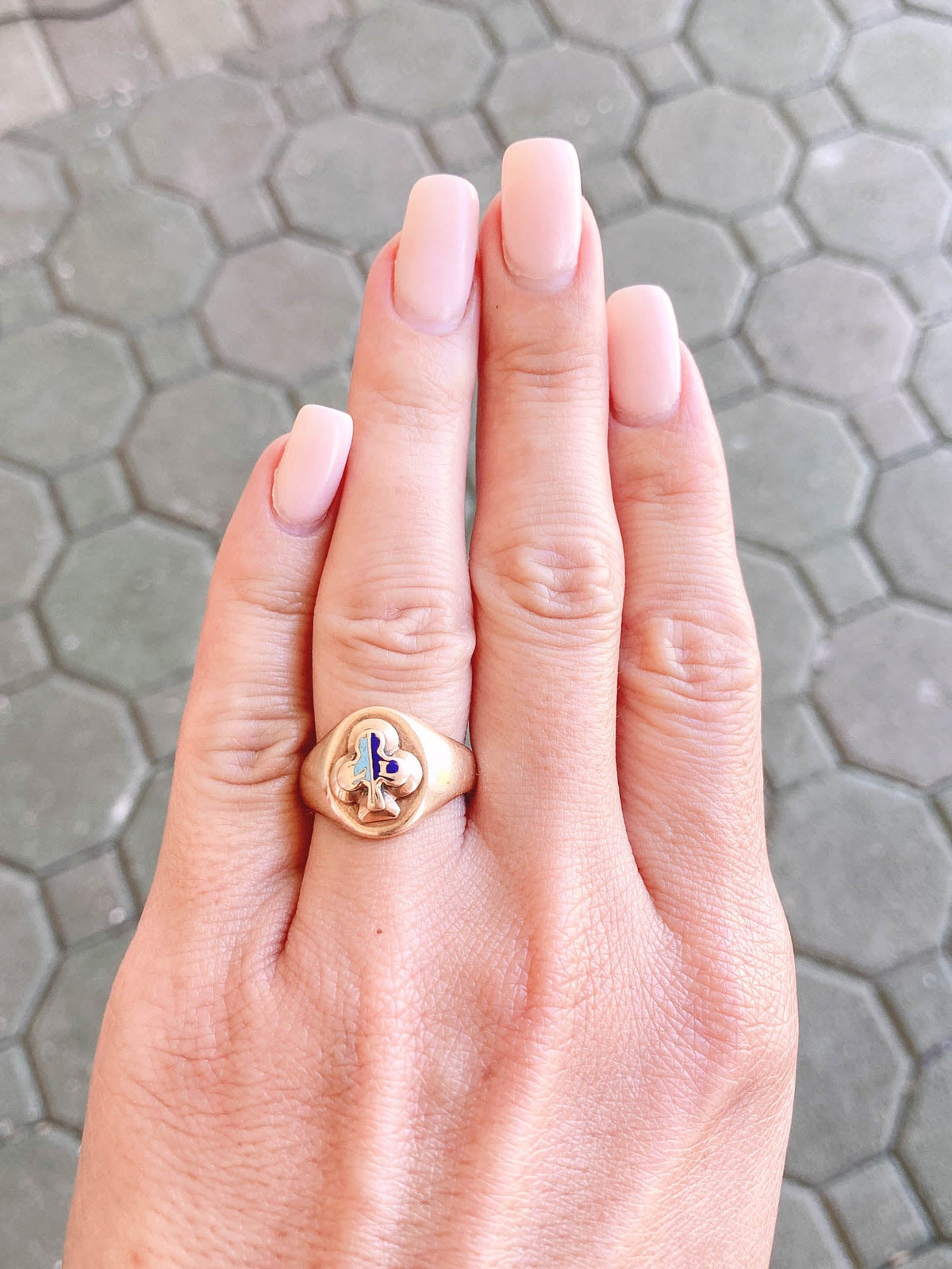 14K Gold Antique Shamrock Enamel Signet Ring 5.39g V1079 Aurora Designer