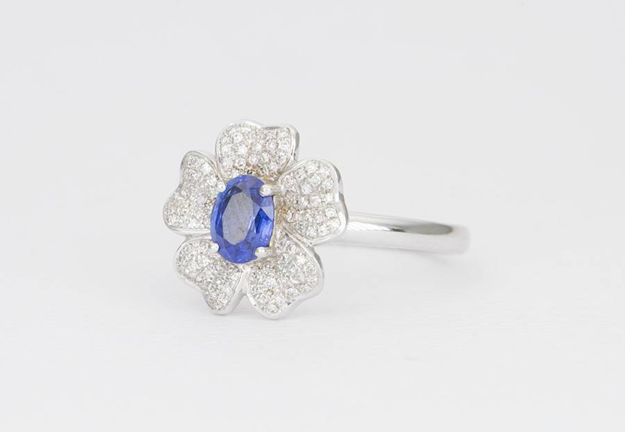 Deep Royal Blue Sapphire Center with Diamond Pave Flower Petals 18K Gold AD1384