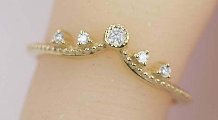 Diamond Crown Ring with Milgrain Details 14K Gold Curve Wedding Band AD1337