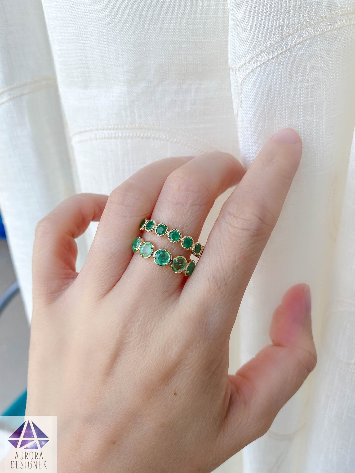 Vintage emerald wedding band best sale