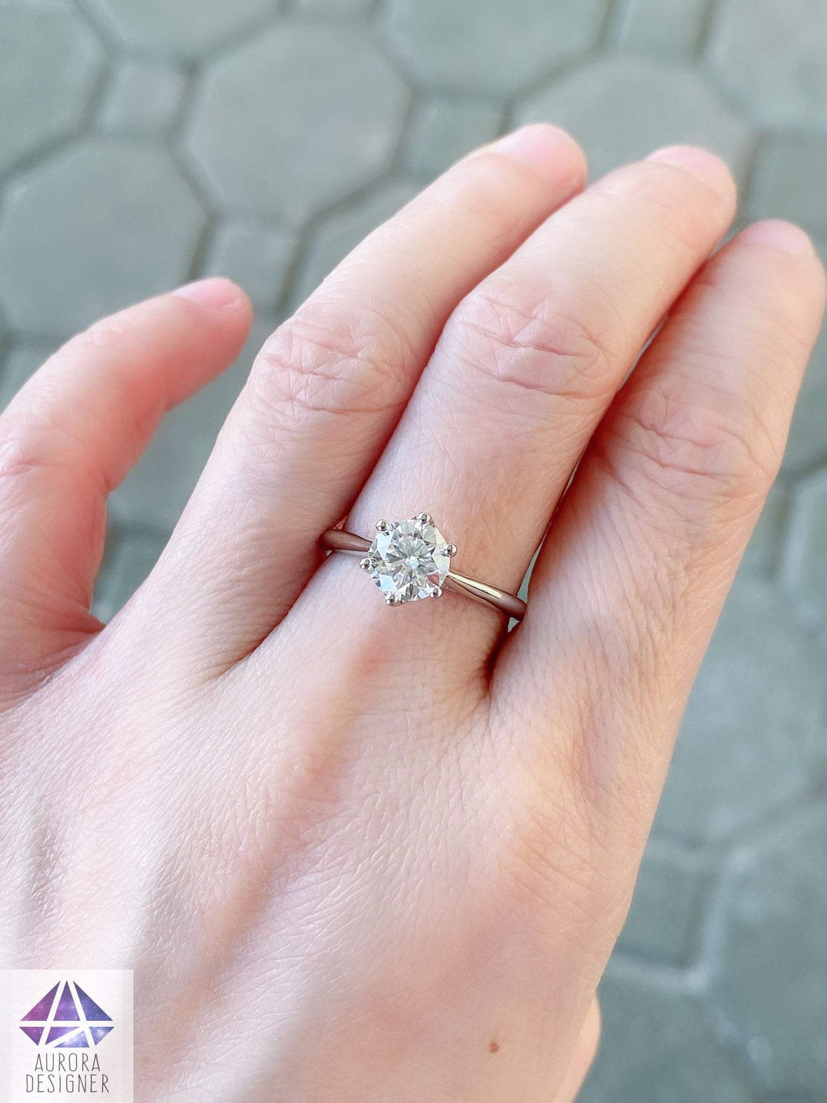 One-Carat Moissanite Engagement Ring 14K 18K Gold Platinum PT950 Trellis 6-Prong Setting AD1975