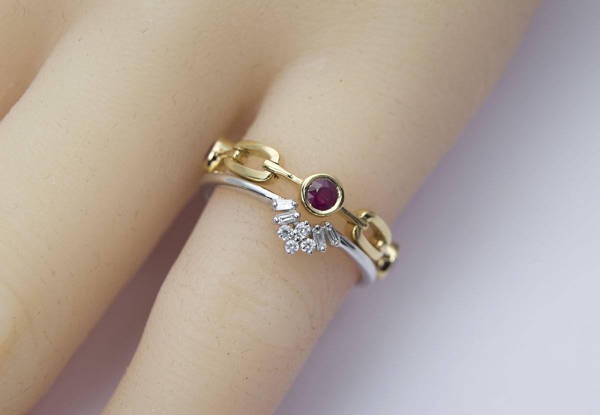 Ruby Bezel Set 18K Gold Flexible Band Wedding Ring Flexi Chain Unique AD1255
