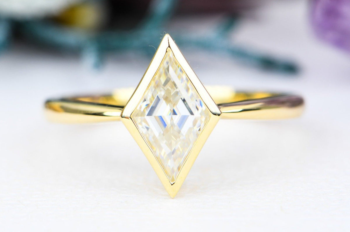 Shield Shape Moissanite 14K 18K Gold Platinum PT950 Engagement Ring Bezel Set AD1937
