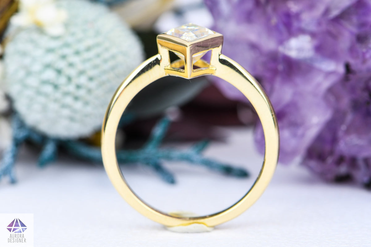 Shield Shape Moissanite 14K 18K Gold Platinum PT950 Engagement Ring Bezel Set AD1937