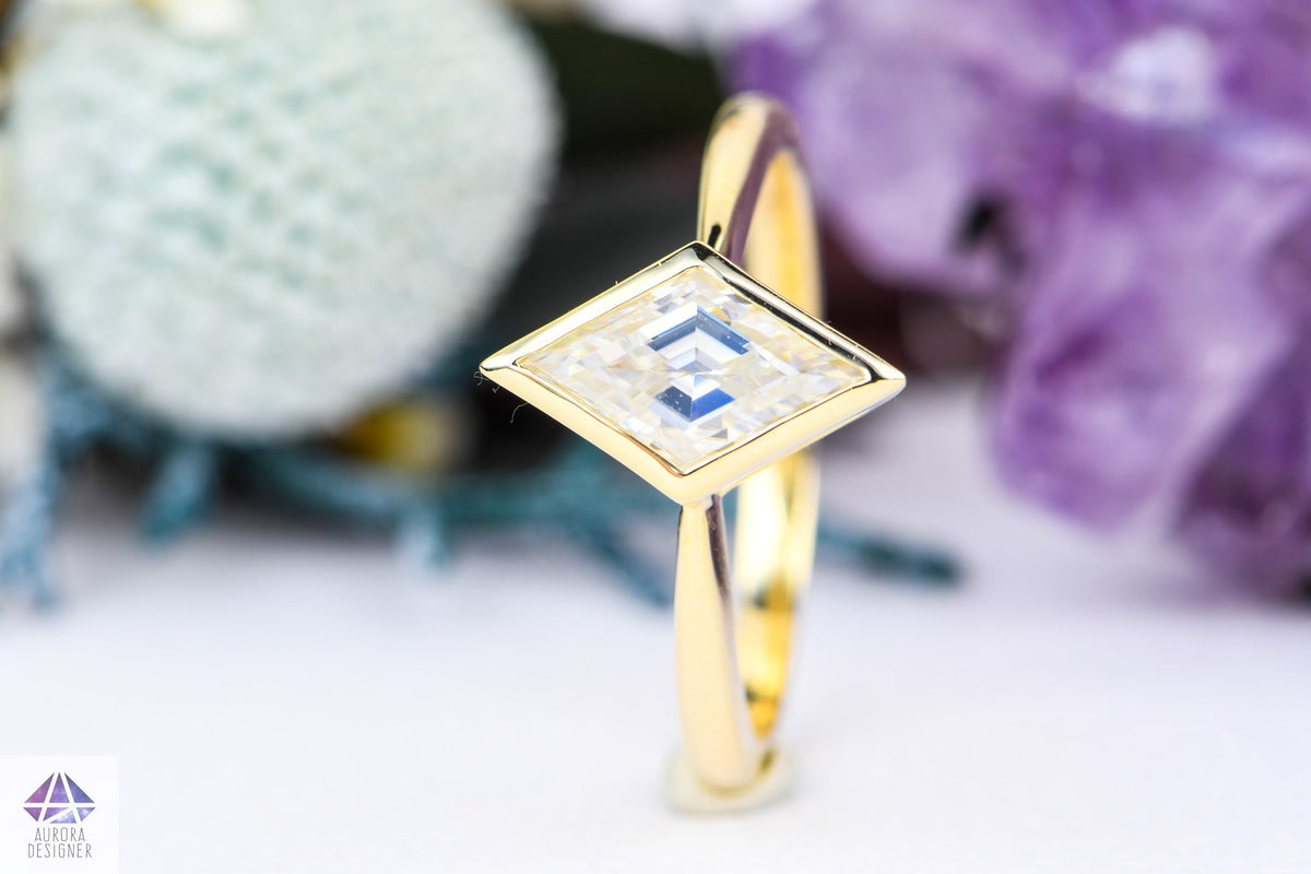 Shield Shape Moissanite 14K 18K Gold Platinum PT950 Engagement Ring Bezel Set AD1937