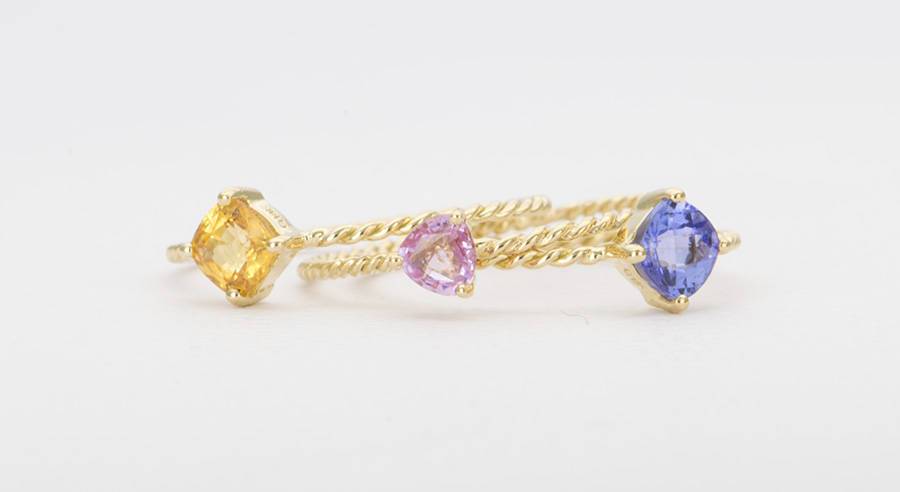 Tanzanite 4mm Cushion Cut Prong Set 18K Gold Ring Twisted Band Engagement Solitaire Blue AD1322